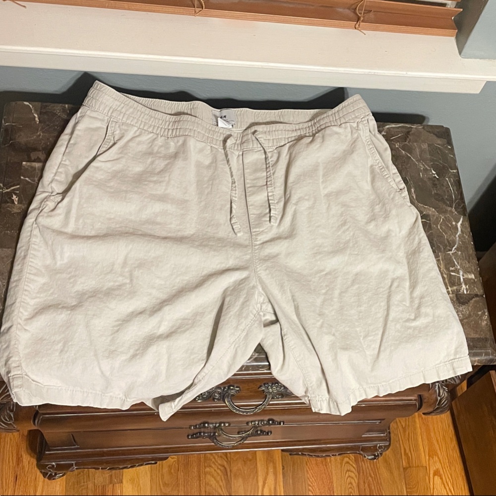 H&M Men's Casual Tan Shorts